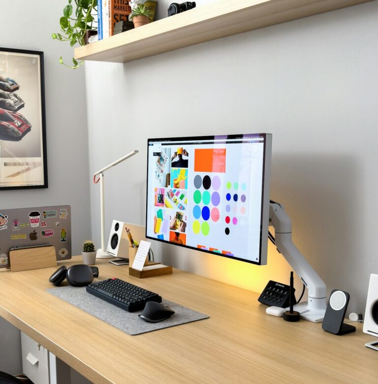 Building an Authentic Voice for Your Online Readership